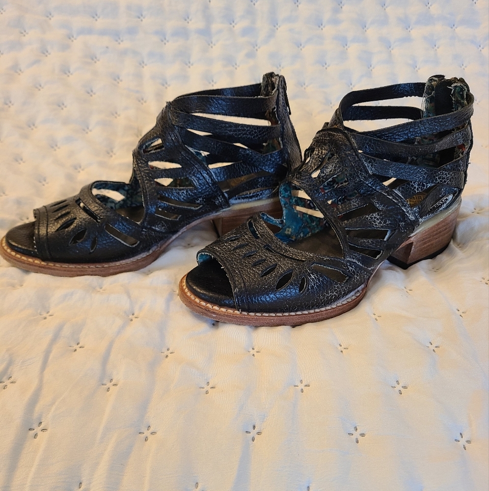 Freebird by Steven "Ponce" black sandal, sz 6